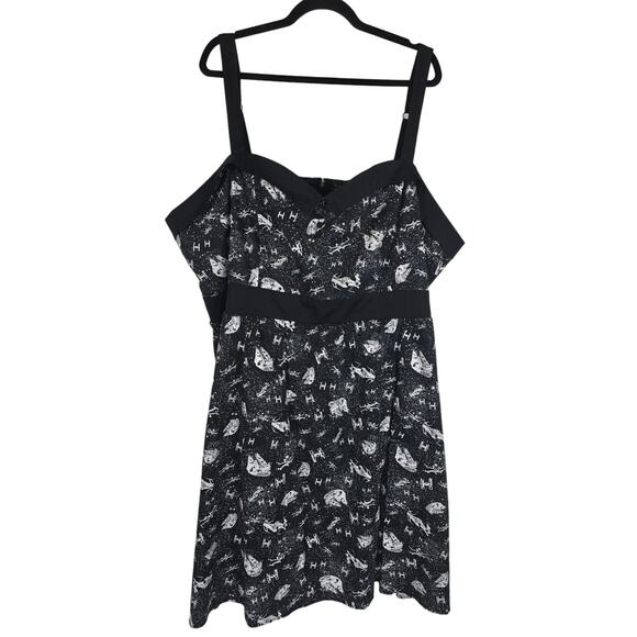 Hot Topic Star Wars Sleeveless Fit & Far Black White Women's Dress 26 NWT - Picture 1 of 5